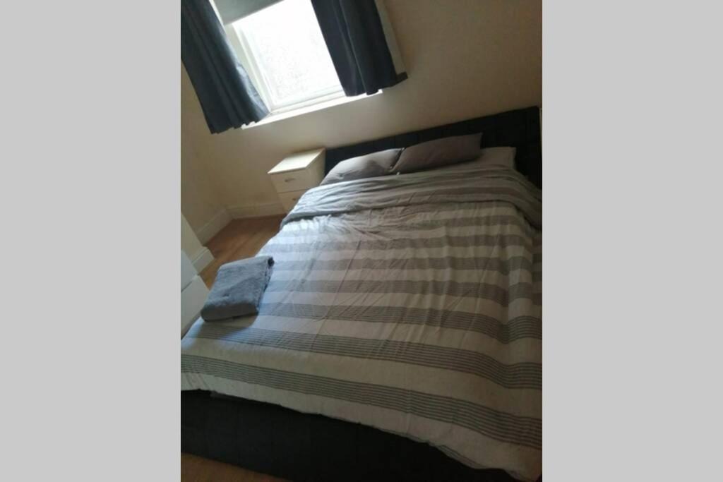 Swansea City Centre Townhouse Extérieur photo