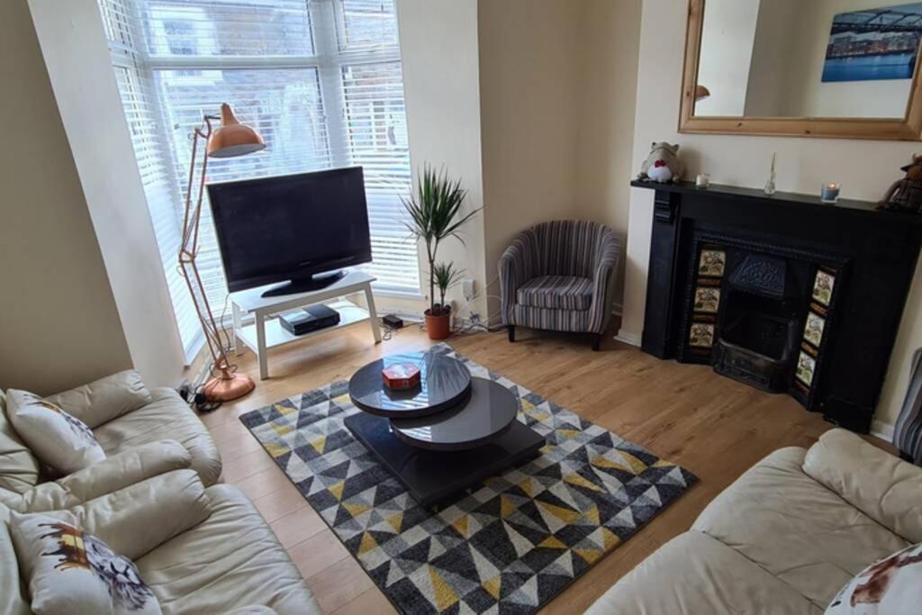 Swansea City Centre Townhouse Extérieur photo